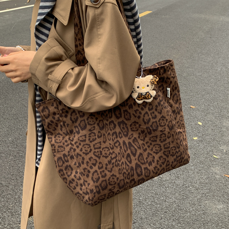 跨境时尚慵懒豹纹包包2025休闲新款大容量百搭托特秋冬通勤单肩包
