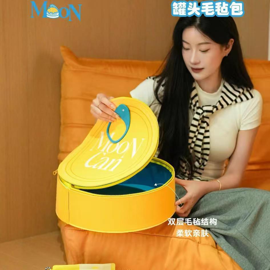 新款中秋礼盒猫罐手提袋猫咪宠物用品企业伴手礼罐头形状毛毡包