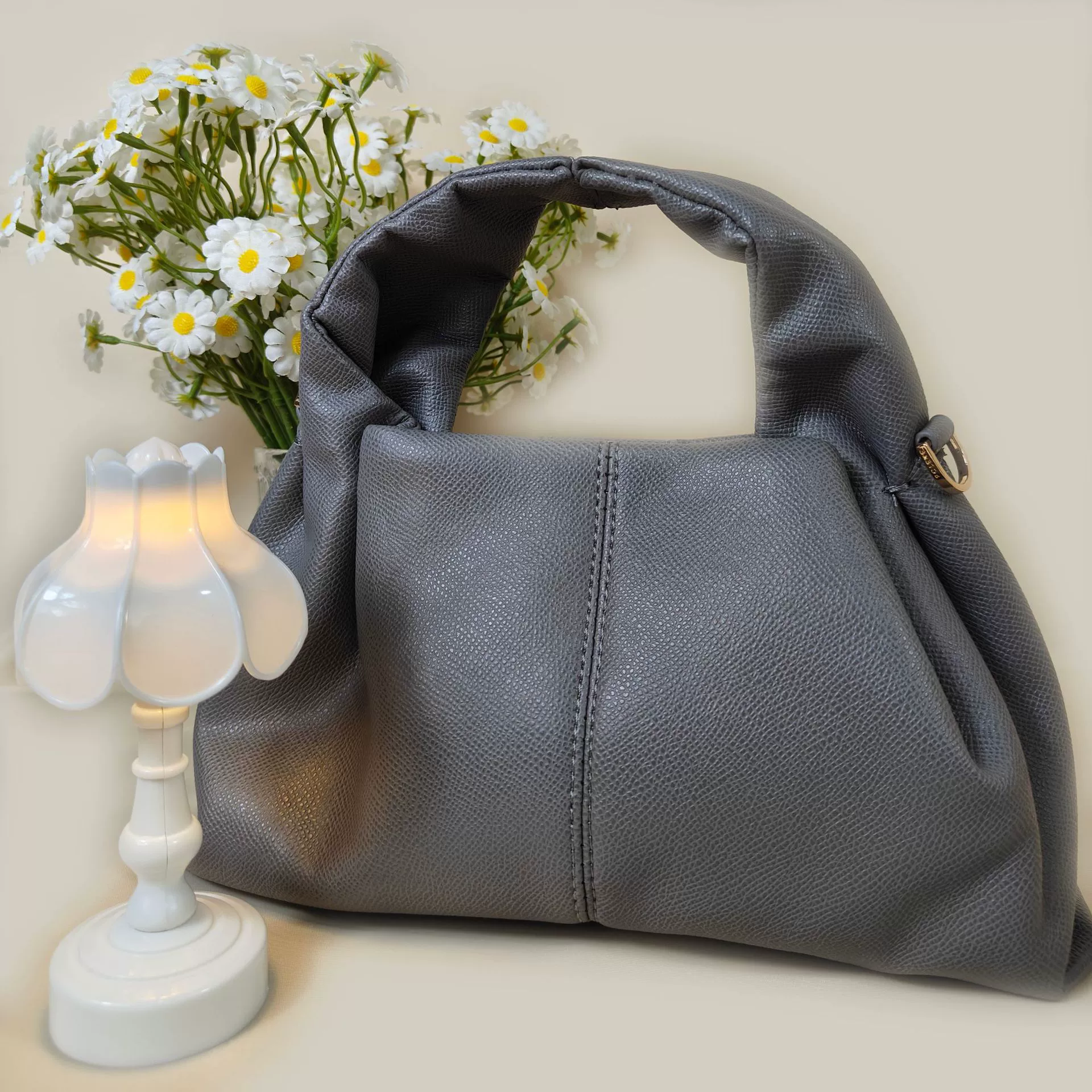 Universal retro one-shoulder bag