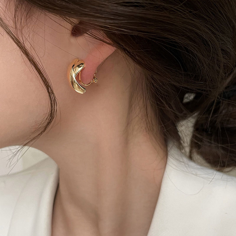 Nieuwe Koreaanse versie clip zonder gat, coole stijl studs, niche ontwerp, high-end oorbellen, ooraccessoires voor vrouwen_voghion.com