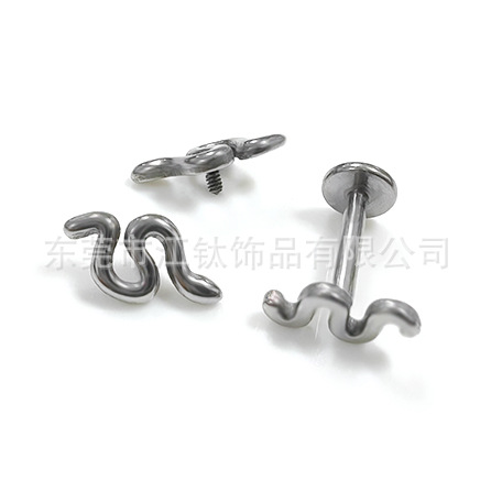 Pointed titanium steel lip stud product view