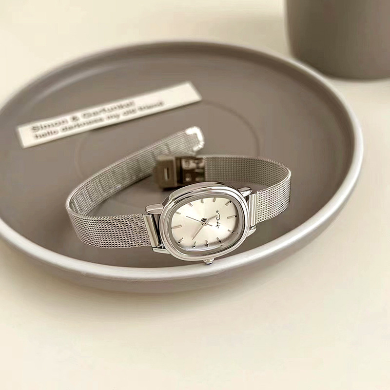 21设计感design女士手表网带时尚椭圆形简约条钉女表小盘防水腕表