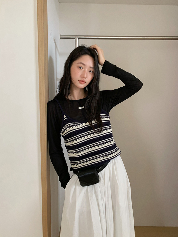 【打底吊带】苏奈  设计感条纹短款25秋显瘦V领背心女打底衫|undefined