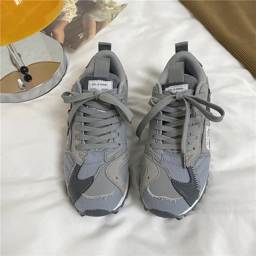  spring new thick-soled sneakers for female students, casual street photography, retro ins trend, lightweight running sneakers