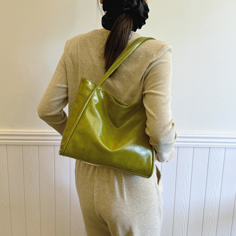 Bolsa de brazo de gran capacidad para mujeres 2024 nuevo otoño de textura superior nicho de viaje bolso de hombro para mujeres