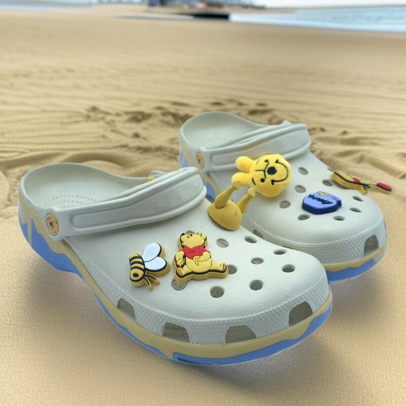 New Croc Shoes Cartoon Winnie the Pooh Pendant Men's and Women's Casual Breathable Soft Sole Beach Shoes Sandals and Slippers