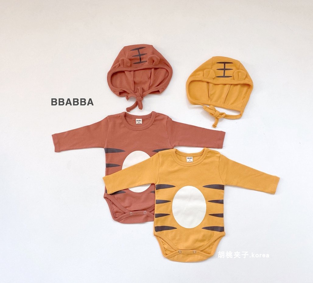 2022 estilo coreano primavera y otoño mono bebé triángulo mameluco ins estilo Tigre año impreso con capucha vaina algodón mameluco