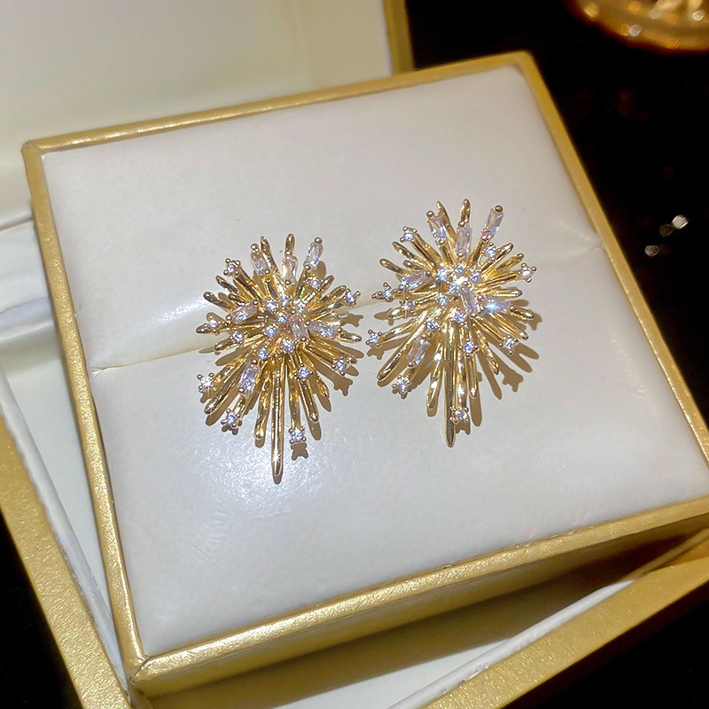 Diseño de aguja de plata, fuegos artificiales exagerados, pendientes de circón, celebridades de Internet, el mismo estilo, pendientes de moda de lujo ligero, pendientes de alta gama exquisitos