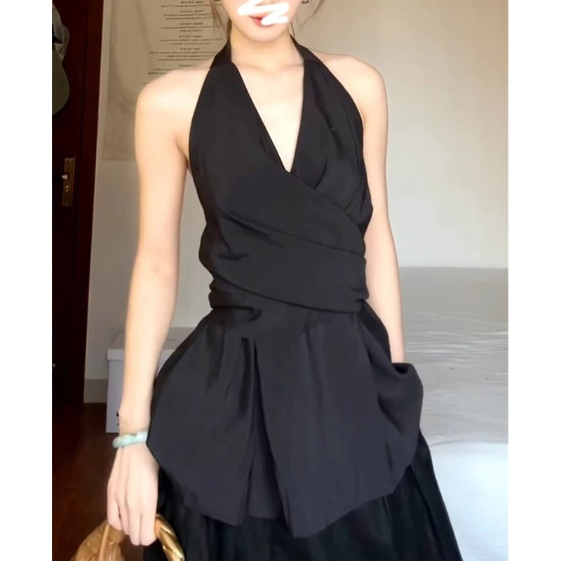 French Black V-Neck Halterneck Sleeveless Shirt for Women in Summer, High-End, Elegant, Waist-Cinching, Lace-Up, Backless Chic Top