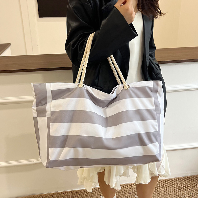Bolsa Tote de Lona a Rayas de Lona Gran Capacidad con Cierre para Viajes, Compras y Playa image 4