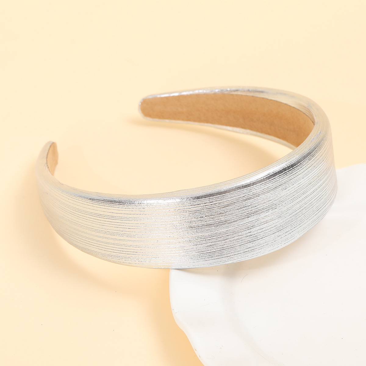 Nuevo metal coreano PU cuero cabello brazaje decoración diaria esponja plateada alta cabeza de cabeza