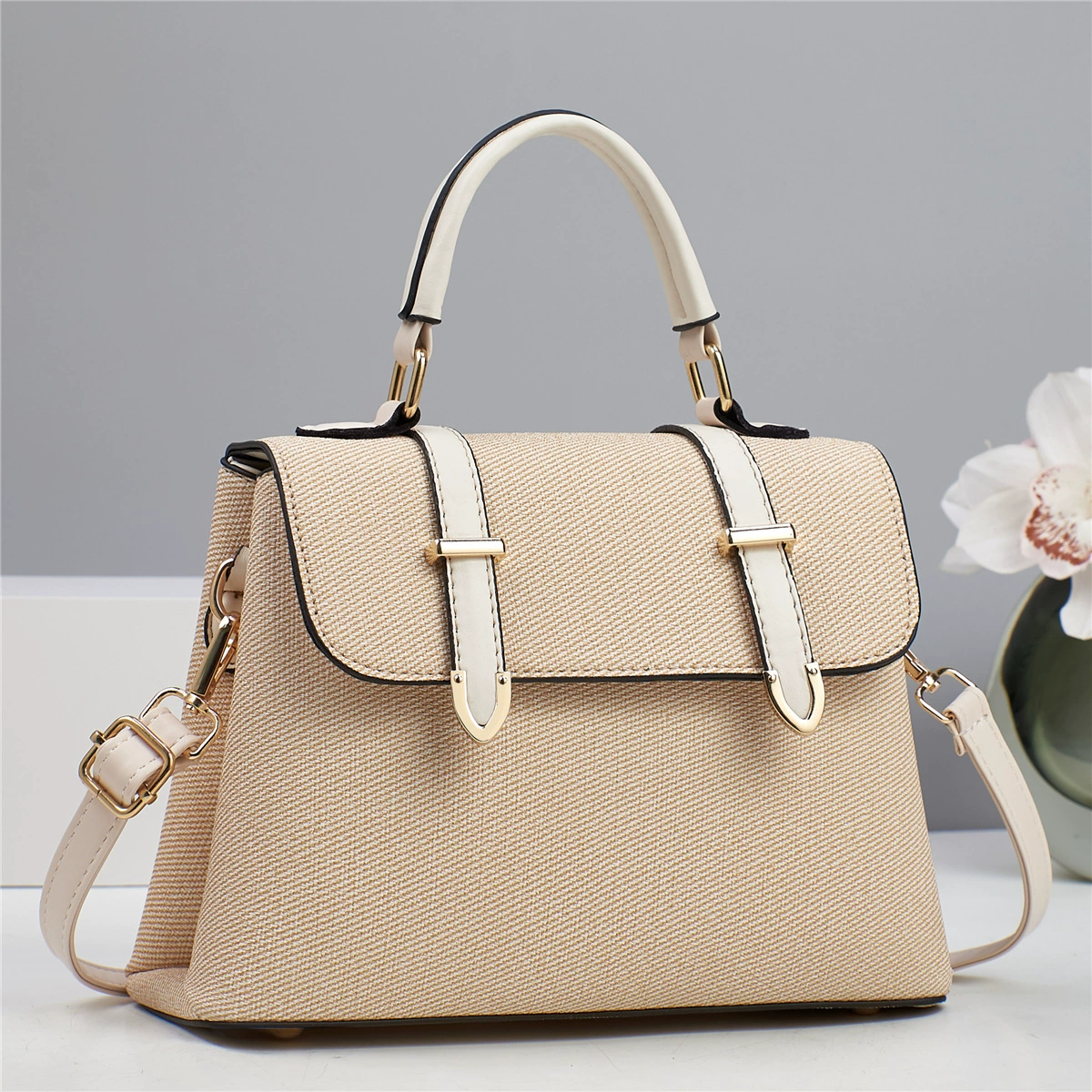 Shoulder bag, purse, capacious one-shoulder bag, bright catchy style, Korean style