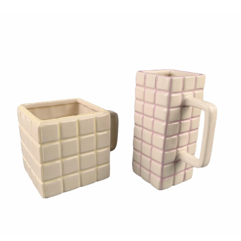 Taza de tablero de ajedrez ins Taza de café de cerámica a cuadros en relieve Taza de hielo Diseño de oficina Taza de agua de nicho