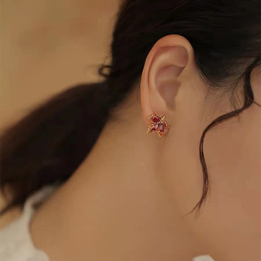 Chinoiserie Fashion Maple Leaf Copper Inlay Zircon Earrings