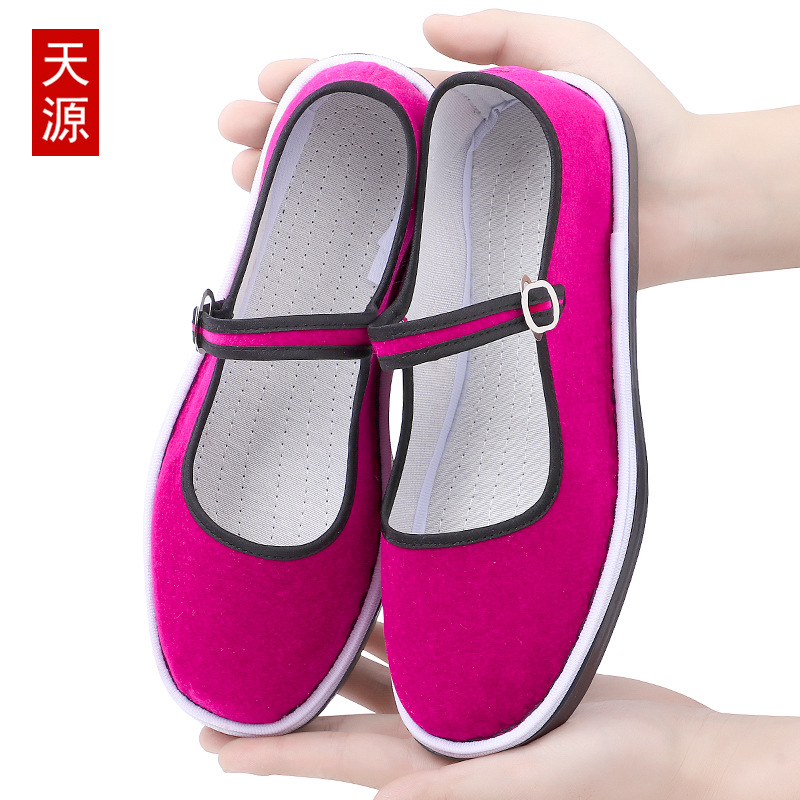 Zapatos de tela con suela de tendón hechos a mano de primavera y verano, zapatos de suela de tela viejos de Beijing para damas, zapatos bordados para madres de mediana edad y ancianas, hebilla de una palabra