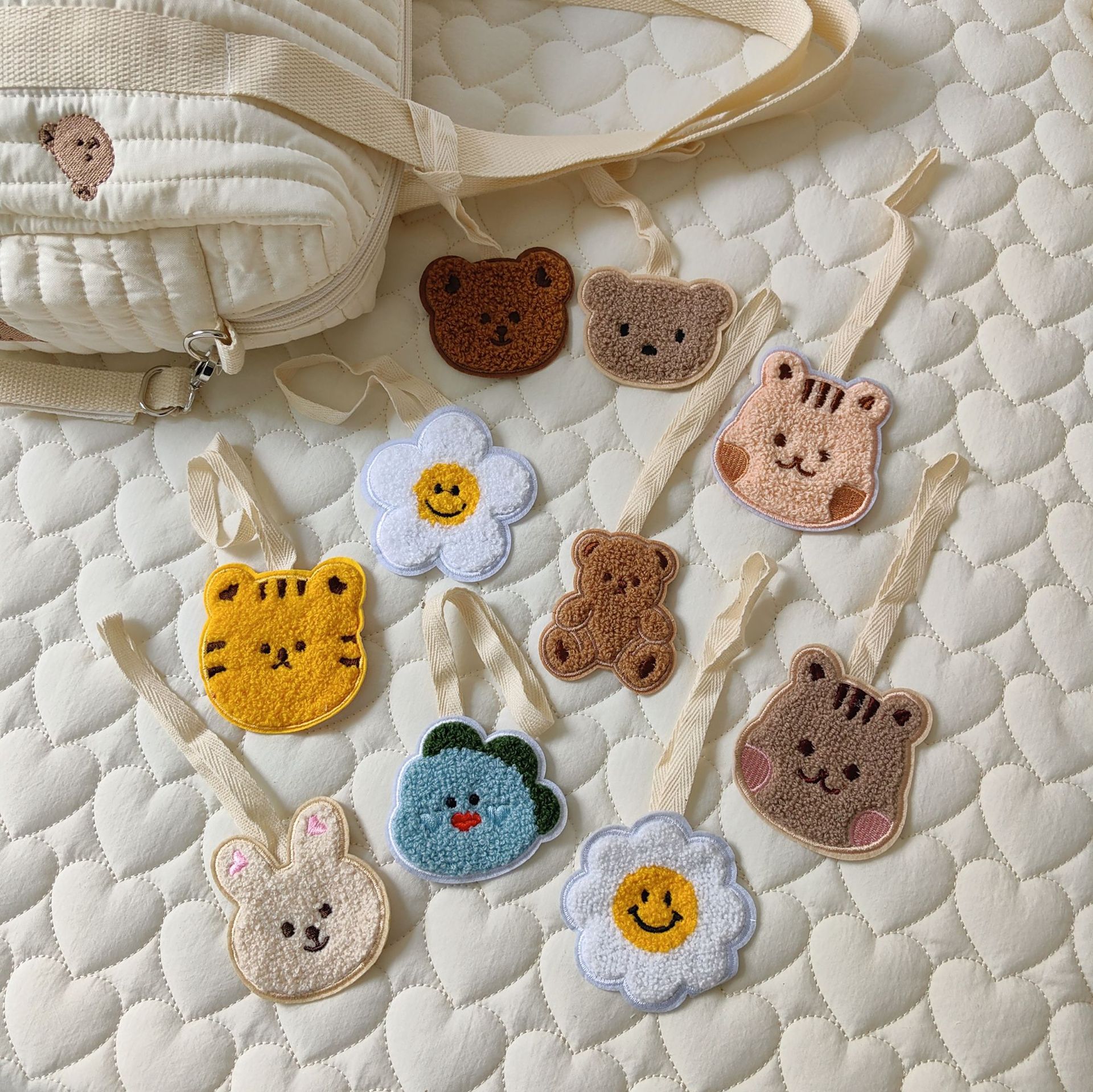 Corea del Sur inswind bordado infante niño jardín de infantes bebé bolsas escolares decoración colgante nombre pegatina nombre colgante