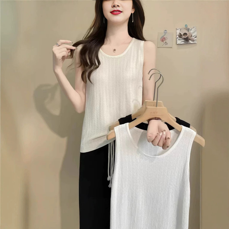2025 New Style Ice Silk Knitted Camisole for Women, Suitable for Summer, Large Size, Sleeveless, Round Neck, Inner Wear Top