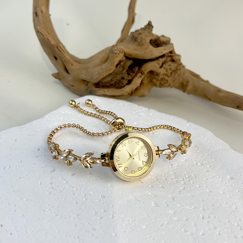 Reloj de cuarzo elegante para mujer con pulsera de estrás_voghion.com