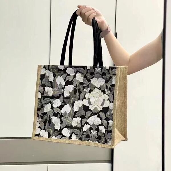 Polyurethane capacious handheld shopping bag with zipper