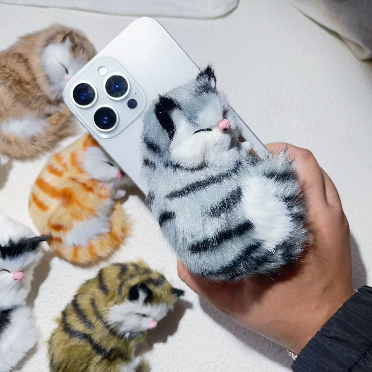 Cat Plastic Cute Airbag Bracket display picture 4