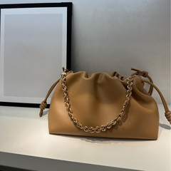 Luojiaの新しい本革プリーツクラウドバッグYang Miと同じスタイルの牛革チェーン福袋バッグシングルショルダー脇の下クロスボディバッグ