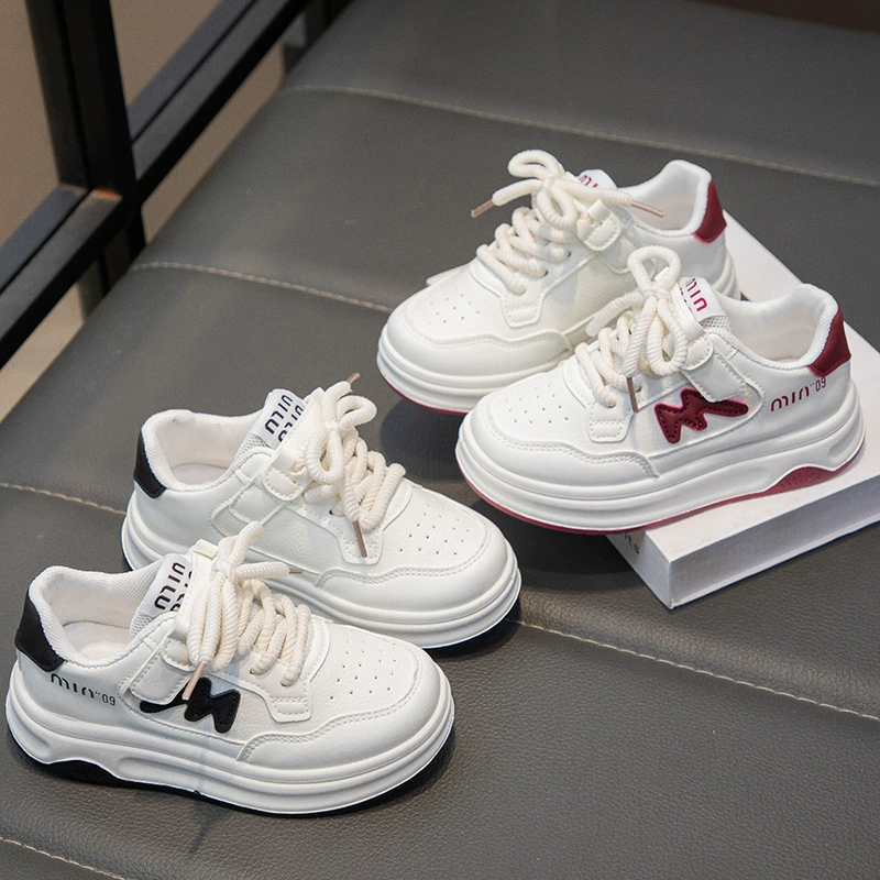 Детские кроссовки 2025 весна и осень новые средние и большие дети повседневные маленькие белые туфли для мужчин и женщин