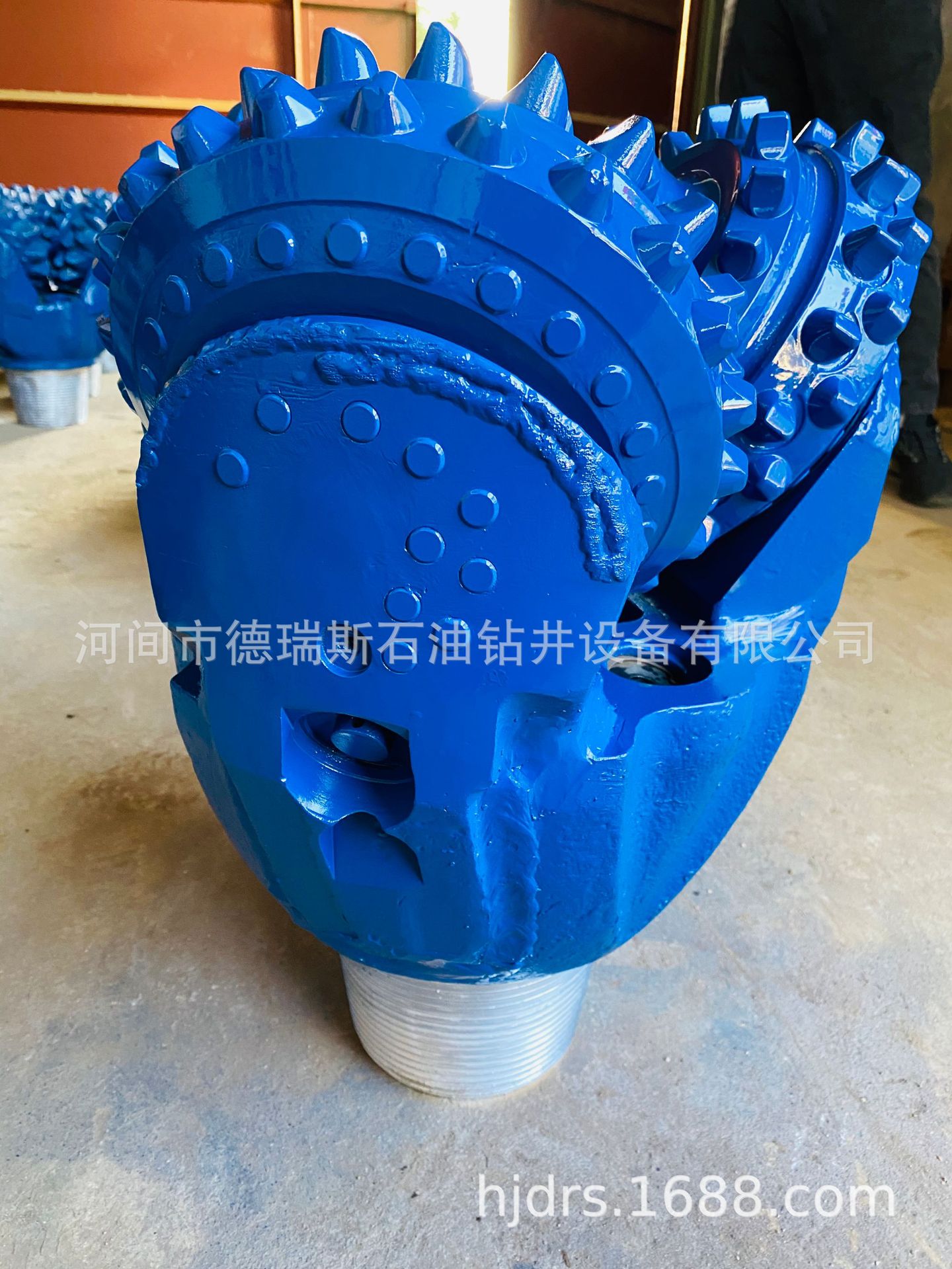 17 1/2" 硬地层全新的石油配件组装硬质合金勺形齿镶齿三牙轮钻头