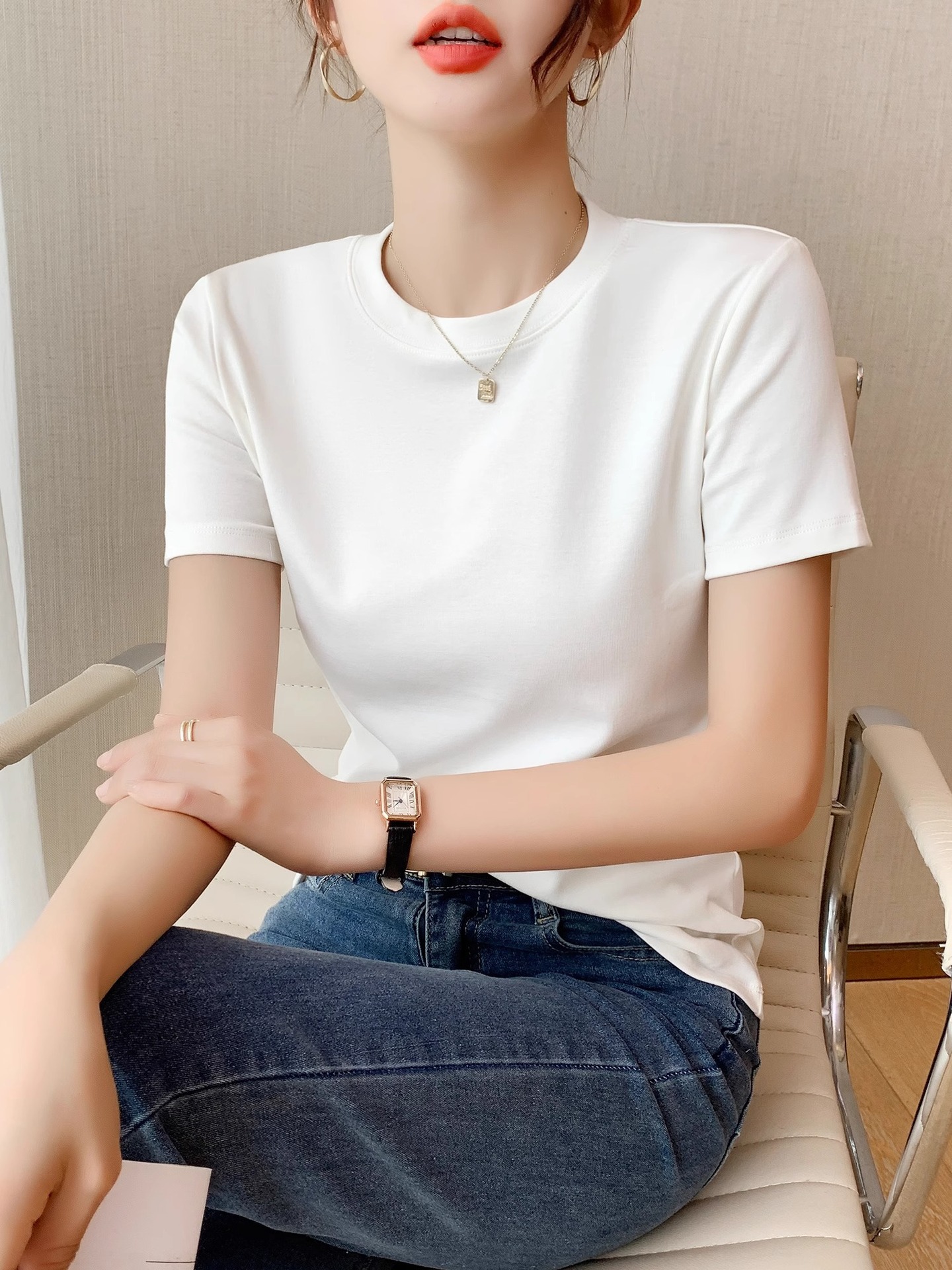 Cotton summer fitted short sleeve T-shirt with a round collar