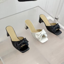 ߶Ʒ|2025¿СLƤٿ۵͸иrbЬŮ¶ֺ