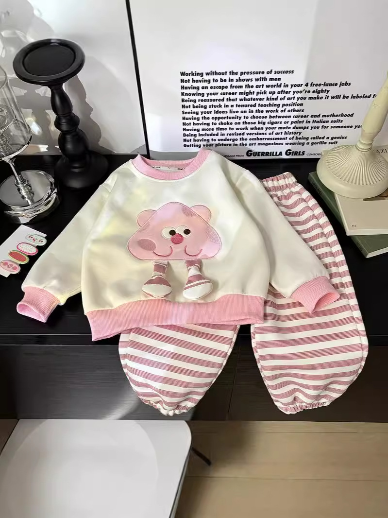 女の子用スウェットセット 秋服 2025年新作 子供用おしゃれで流行のベビー服 カジュアルツーピースセット 春秋トレンド