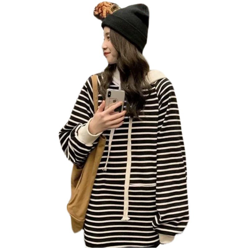 Облегающее платье в полоску выше колена в западном стиле, Женская осенне-зимняя одежда, Свободное длинное платье-свитер в Корейском стиле с капюшоном и шнурком
