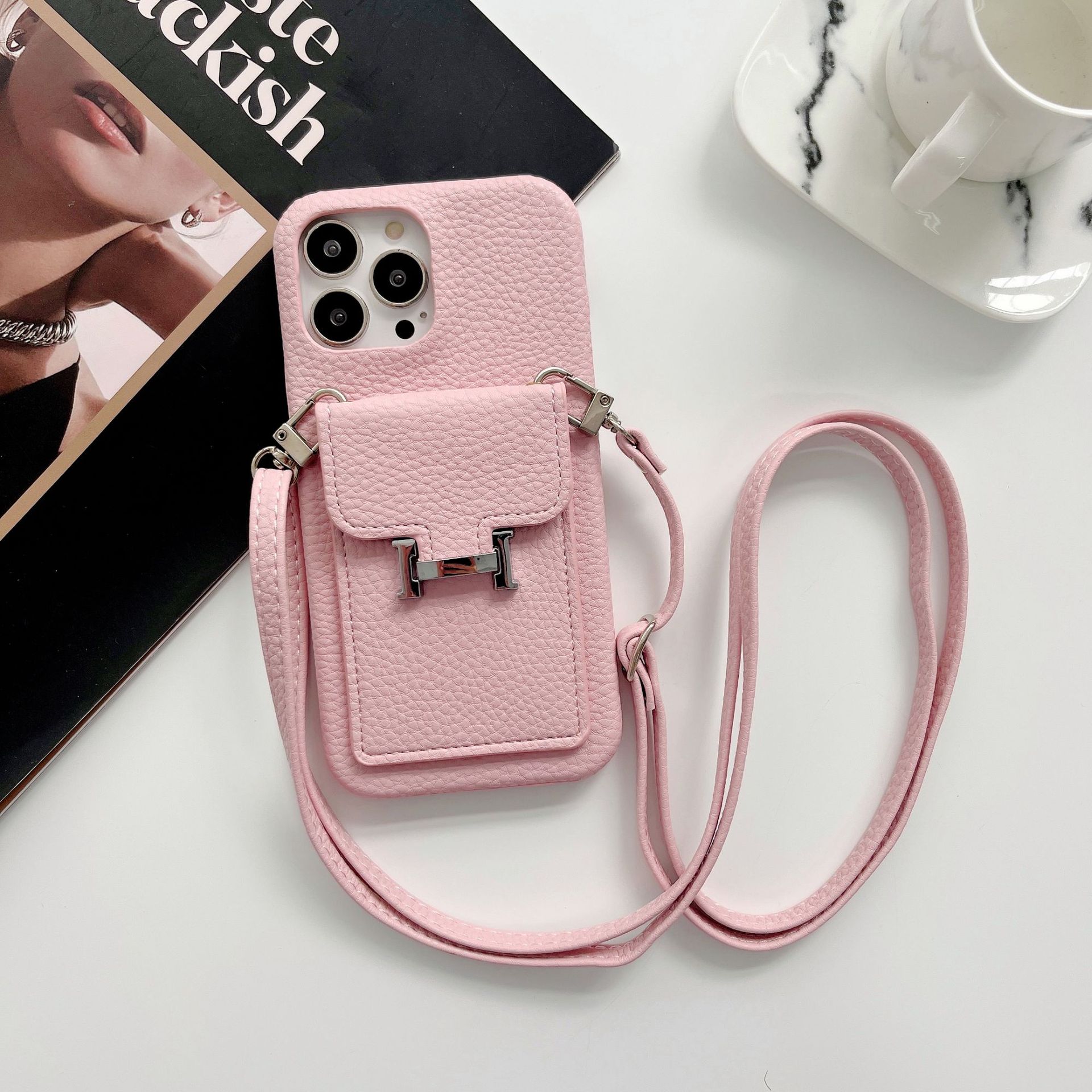 Aplicable al iPhone 17 ProMax Litchi Pattern Hermes bolsa de tarjetas inclinada en la caja del teléfono móvil enchufe de tarjetas colgantes funda de cuero a prueba de caídas