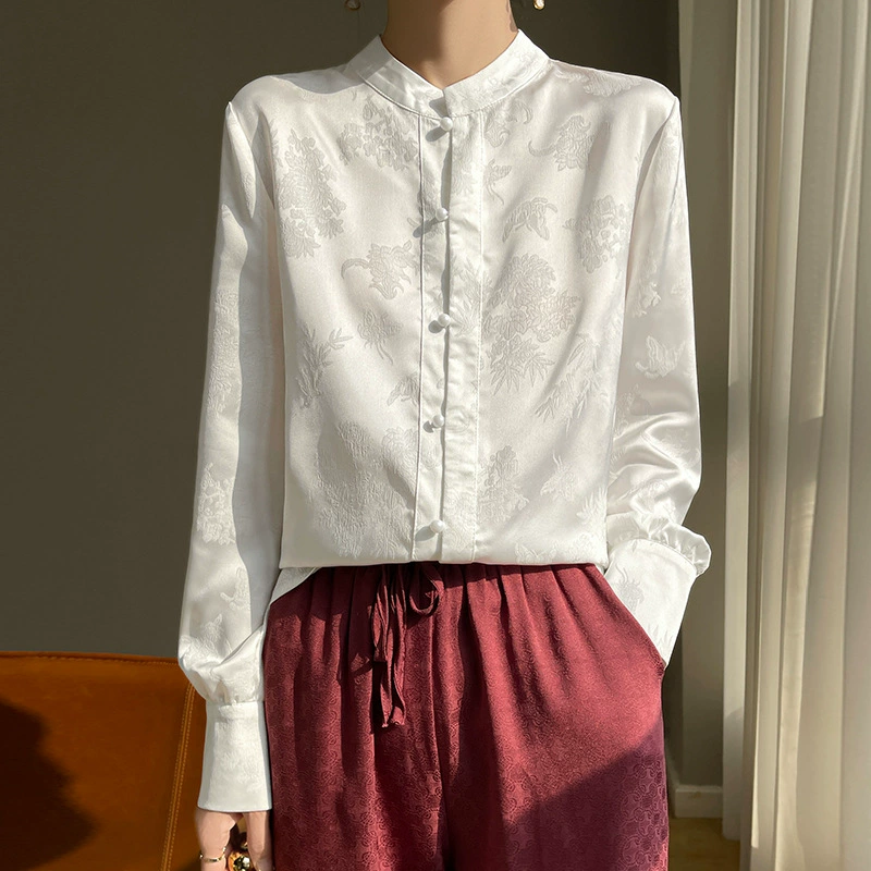 Весной и летом новый китайский стиль с вертикальным вырезом