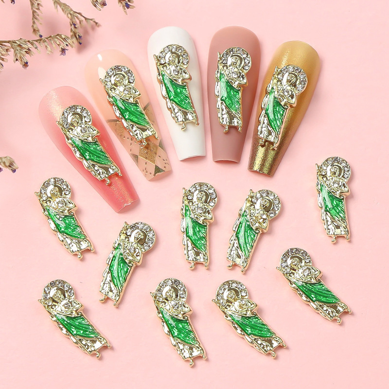 Arte de uñas transfronterizo Jesús accesorios de metal DIY vintage metal aleación uñas arte joyería europea y americana Luz de lujo accesorios con diamante
