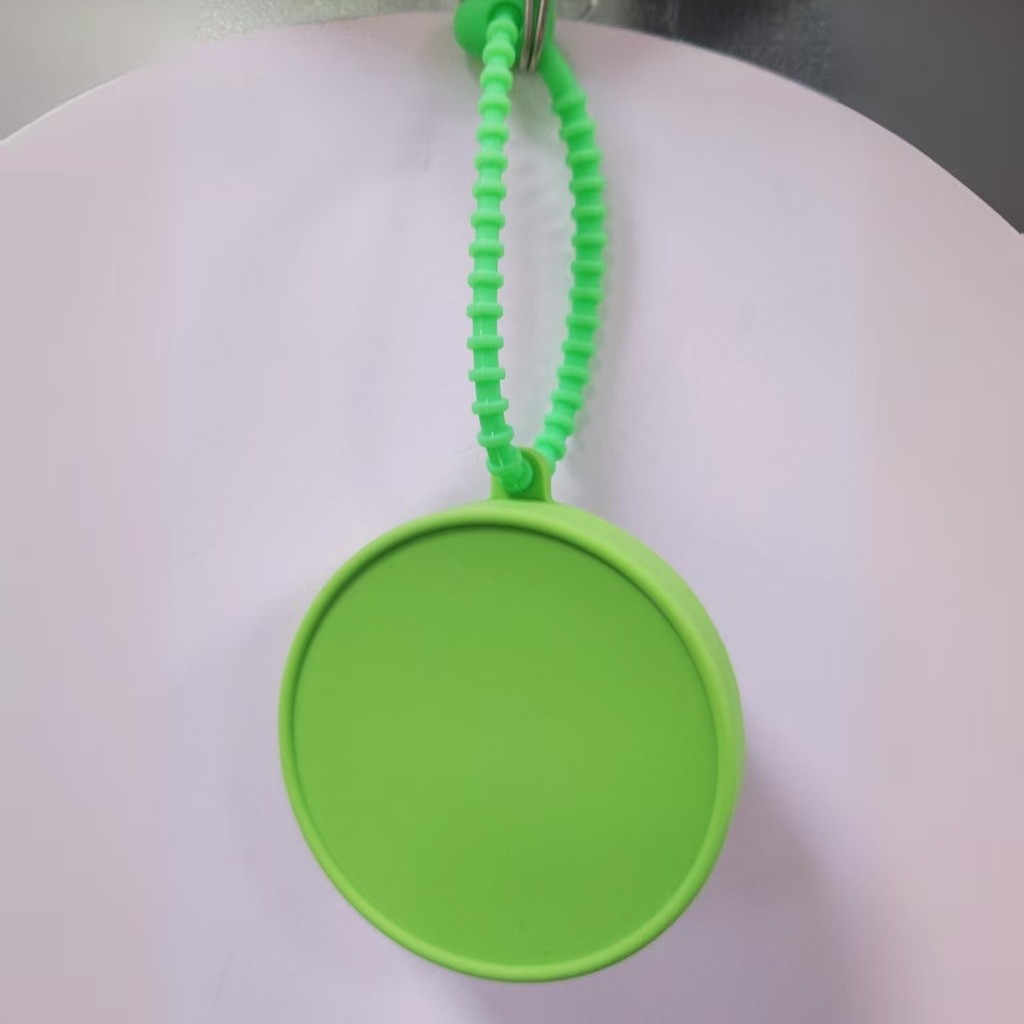 Taza de agua plegable de silicona para viajes al aire libre, taza retráctil portátil a prueba de caídas, taza de regalo de vacaciones publicitaria en stock