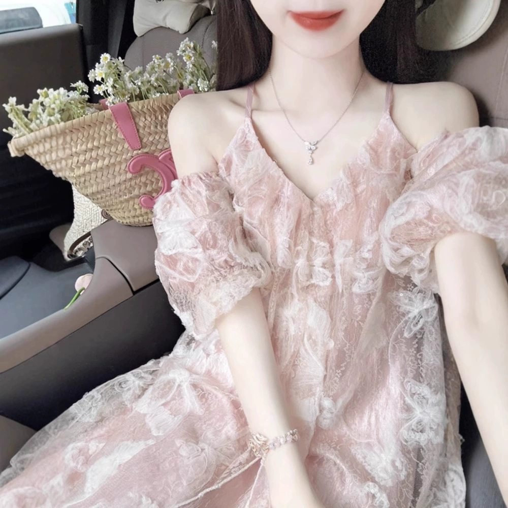 Летнее платье 2025 года розового цвета с открытыми плечами, свободного кроя, с эффектом стройности, с принтом бабочки, на бретелях, для женщин миниатюрного размера, супер-сказочное, элегантное, длинная юбка.