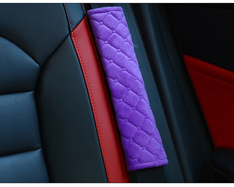 Universal Car Seatbelt Shoulder Pad, Short Plush Plaid Shoulder Pad, Convenient Installation, Stylish Checkered Shoulder Pad