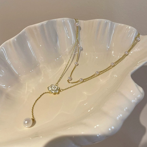 Double Pearl Camellia Necklace for Women, Summer Minimalist Design, Light Luxury, High-End Sensation, Choker with Tassels, Locking Bone Chain Accessory