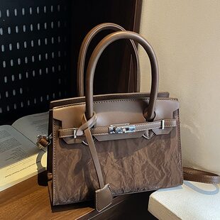 Retro capacious one-shoulder bag, shoulder bag, high-end