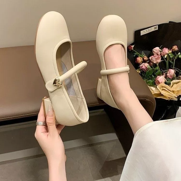 К вспомогательные Mary Zhen одиночные туфли 2024 женские новые западные выступления, любовная выемка, низкий и лёгкий - рот, мягкая подошва, бабушкины туфли