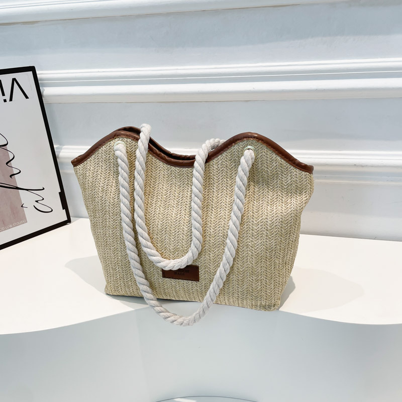 2025 nuevo bolso de verano de gran capacidad vacaciones junto al mar ocio tejido de paja bolso de un solo hombro tejido de nicho