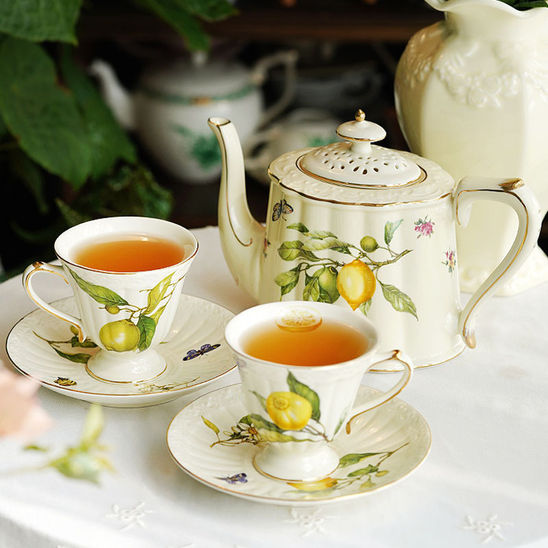 Juego de tazas y platillos de café de cerámica retro británica Juego de té de la tarde de estilo europeo Tazas para el hogar francesas Ventas directas de fábrica