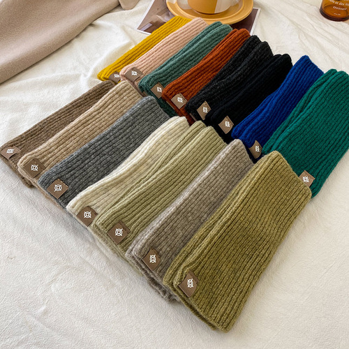Korean fingerless gloves new for autumn and winter, solid color Dongdaemun versatile single-color gloves, warm wrist protection, split finger design.