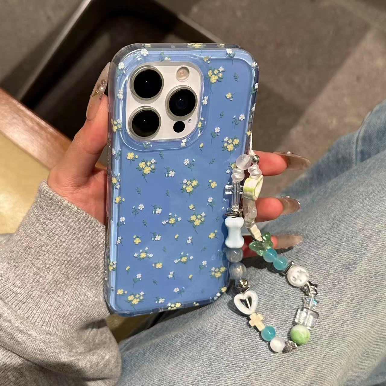 Nicho ins girl fondo azul floral para iphone15/16ProMax funda para teléfono 13 Apple 14 pulsera 16