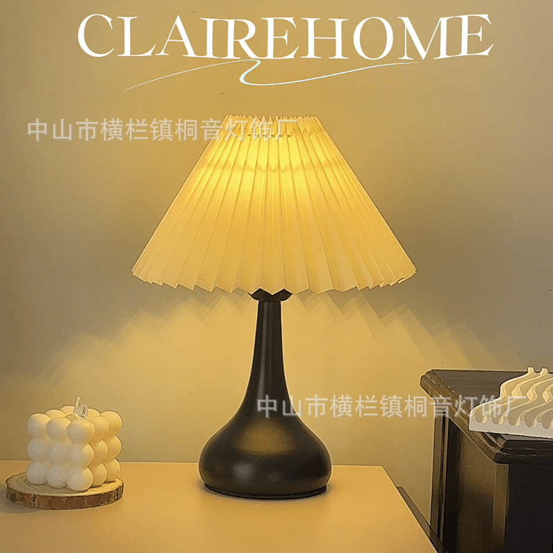 Second-Hand Table Lamp, Bedroom Bedside Lamp, Girl's Gift, Dormitory Decoration, Plug-In Night Light, Eye Protection Lamp, Dimmable