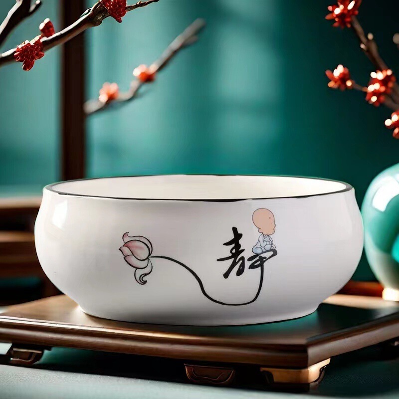 陶磁器の茶の缶のお茶のかすのかめの家庭用の大きいサイズの筆は水を洗います。|undefined