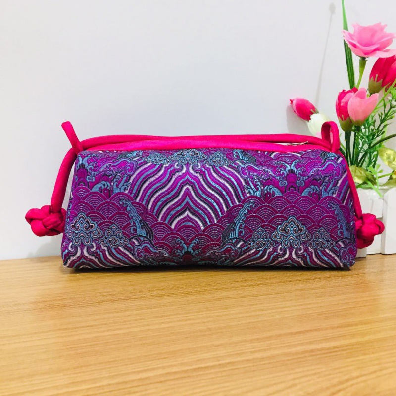 로즈 퍼플 웨이브 패턴