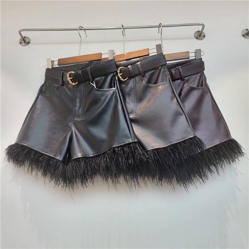 Pantalones Cortos de Cuero PU de Tiro Alto con Bordes de Felpa