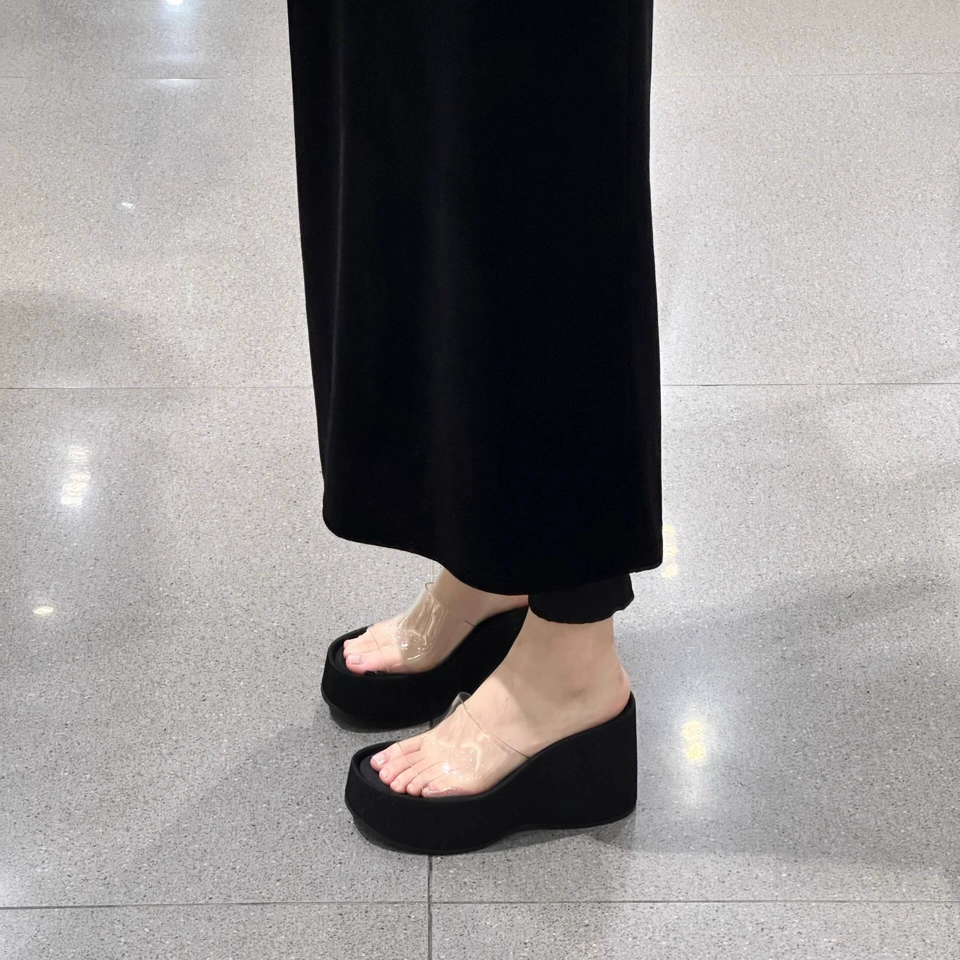 2025 новый кожаный наклон каблуков прозрачные тапки женские высокие