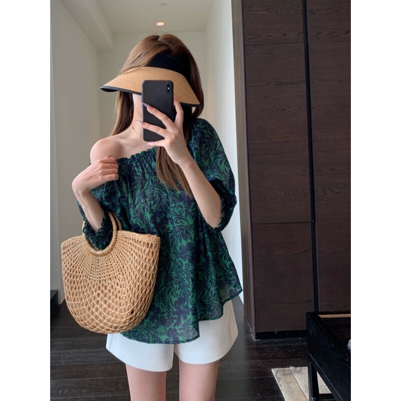 Off-The-Shoulder Style ~ Mori-Style Artistic Printed Blouse with Slimming Lace Sleeves, Loose Shirt for Women, New Summer Model H051315